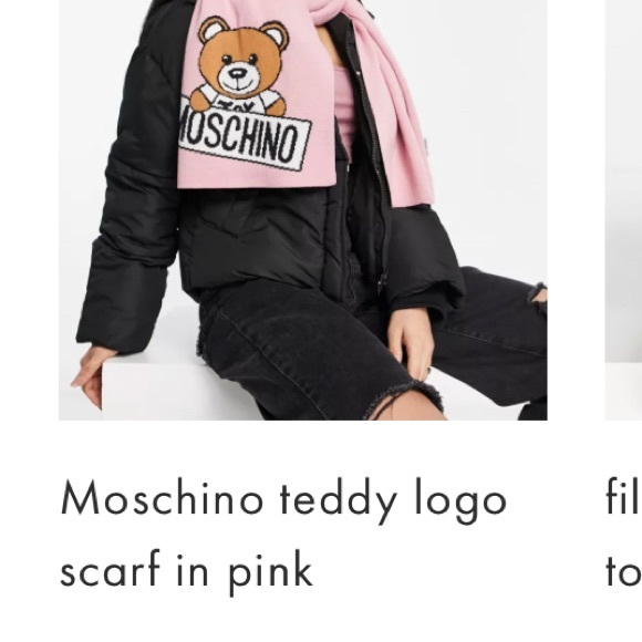 Moschino Teddy Scarf - Picture 5 of 5